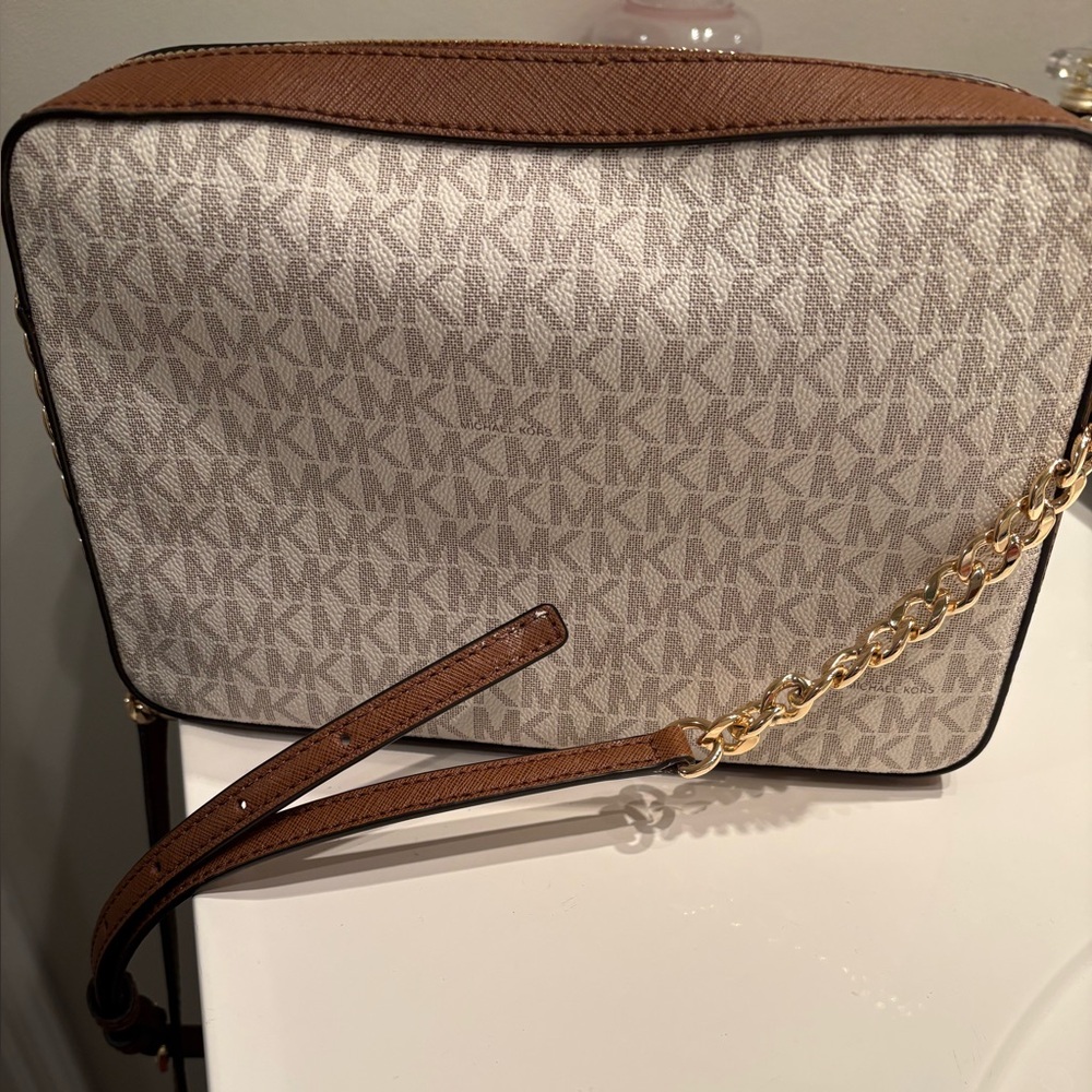 Michael Kors Tan and Cream Shoulder Bag
